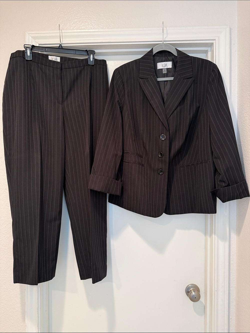 Le Suit Black Pinstripe Women's Pantsuit
